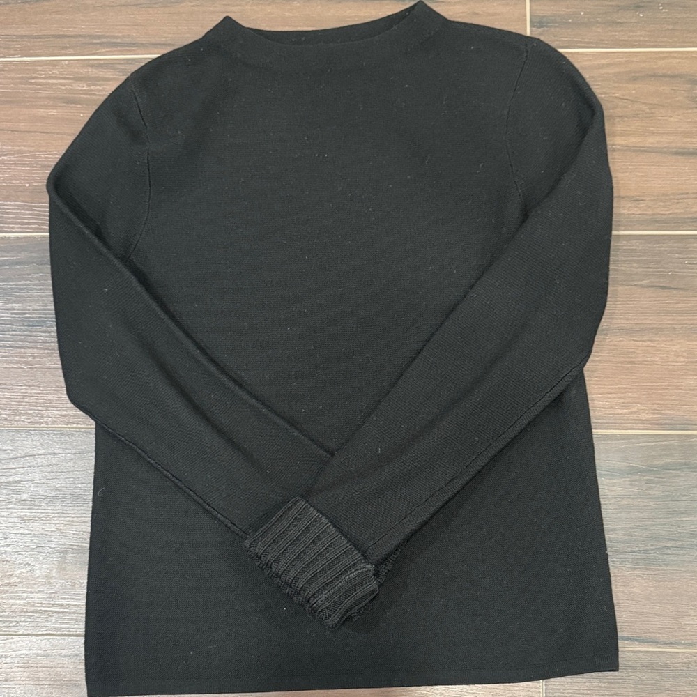 Club Monaco Women's Black Crew Neck Sweater